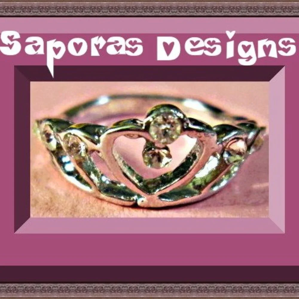 Size 3.5 Silver Tone Crown Design Ring With Clear Crystals